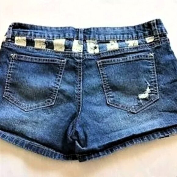 L.E.I ASHLEY LOW RISE STARS AND STRIPES JEAN SHORTS - Picture 2 of 5